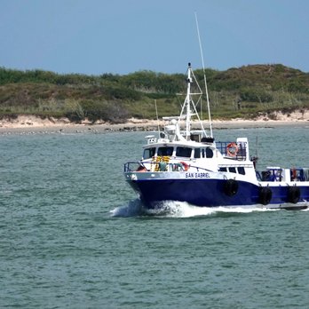 Roberts Point Park - Pretty boat passing by - Parks Near Me - Port Aransas, Texas Roberts Point Park - Pretty boat passing by - Parks Near Me - Port Aransas, Texas