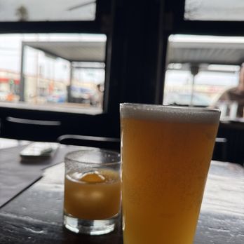 Local Tap House & Kitchen - Pura Vida Smokey Mango Old Fashion and Societe Bulbous Flowers Hazy IPA - New American Near Me - Oceanside, California Local Tap House & Kitchen - Pura Vida Smokey Mango Old Fashion and Societe Bulbous Flowers Hazy IPA - New American Near Me - Oceanside, California