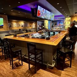 VANS Bar Style Pizza - The bar area