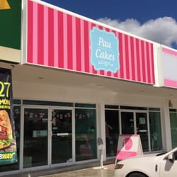 Pau Cakes suc. Francisco de Montejo - La fachada del local, dentro de Plaza Interplazas, justo en el estacionamiento del Bodega Aurrerá de Francisco de Montejo.