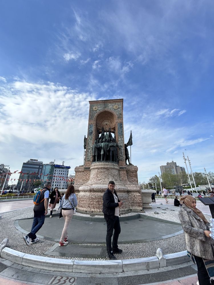 CUMHURIYET ANITI - Gümüşsuyu 34435 Beyoğlu/İstanbul Türkiye, İstanbul ...