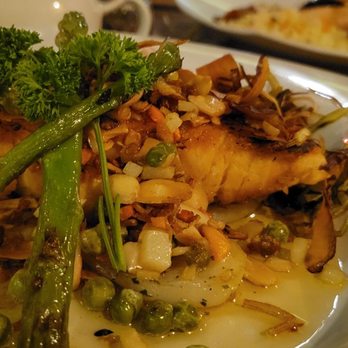 Casa Fuerte - Salmon almendrado - Mexican Near Me - Tlaquepaque, JAL