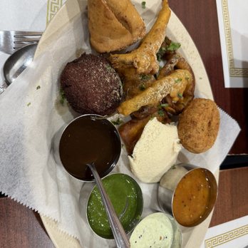 Udipi Cafe - Appetizer platter - Indian Near Me - Monroeville, Pennsylvania Udipi Cafe - Appetizer platter - Indian Near Me - Monroeville, Pennsylvania