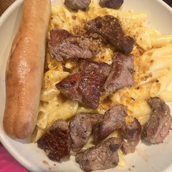 Clive's Roadhouse - Mac & Cheese with steak - Barbeque Near Me - Champlin, Minnesota