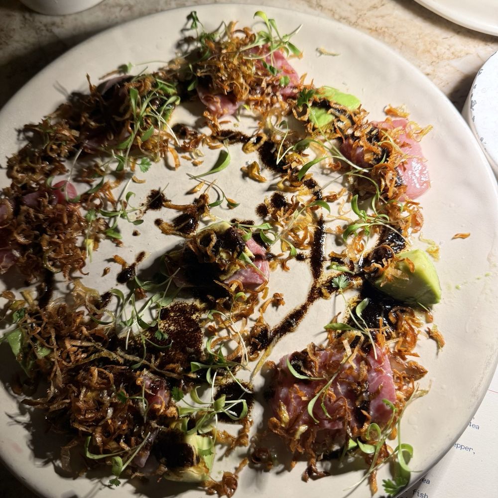 Este - Tuna - Seafood Near Me - Austin, Texas