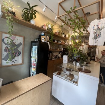 Balancero - Inside - Coffee & Tea Near Me - Astoria, New York Balancero - Inside - Coffee & Tea Near Me - Astoria, New York
