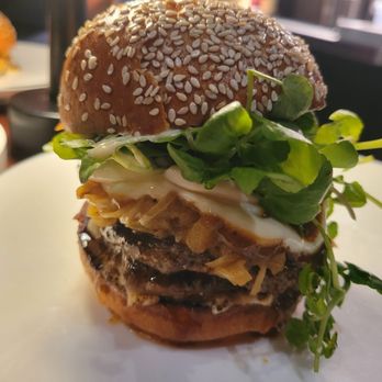 Le Rond Burgers - Au Poivre - Burgers Near Me - Miami Beach, Florida
