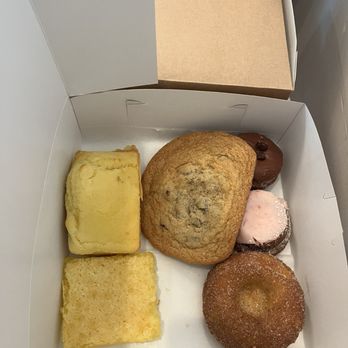 Cherbourg Bakery - Assorted baked goods Lemon Bar Cinnamon Sugar Donut Chocolate Chip Cookie Strawberry Donut Olive Oil Mini Loaf - Bakeries Near Me - Bexley, Ohio Cherbourg Bakery - Assorted baked goods Lemon Bar Cinnamon Sugar Donut Chocolate Chip Cookie Strawberry Donut Olive Oil Mini Loaf - Bakeries Near Me - Bexley, Ohio
