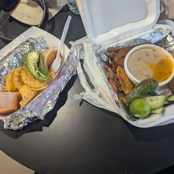 Los Puchunguis - Food Trucks Near Me - Albuquerque, New Mexico