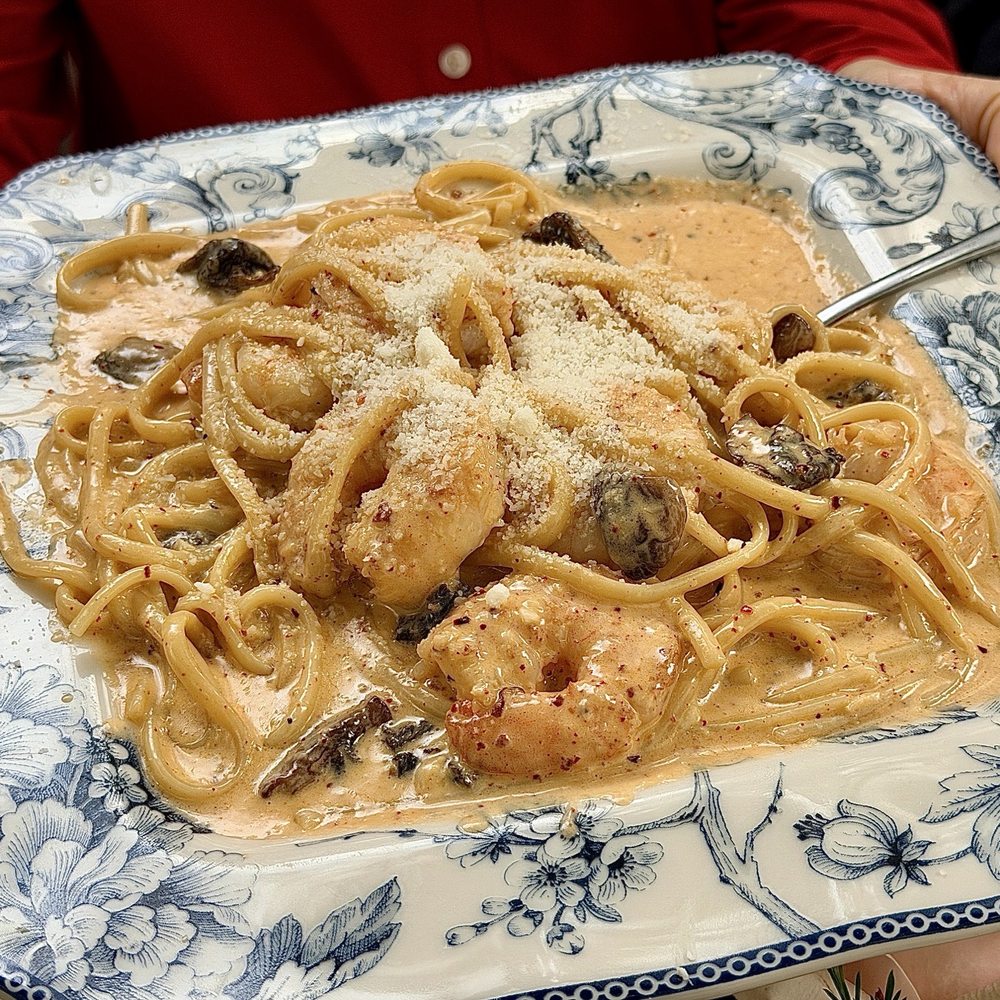 Lady Byrd Cafe - Creamy Shrimp Pasta - New American Near Me - Los Angeles, California Lady Byrd Cafe - Creamy Shrimp Pasta - New American Near Me - Los Angeles, California