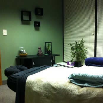 Clear Connections Chiropractic - Serene Massage Therapy room - Chiropractors Near Me - Grand Rapids, Michigan Clear Connections Chiropractic - Serene Massage Therapy room - Chiropractors Near Me - Grand Rapids, Michigan