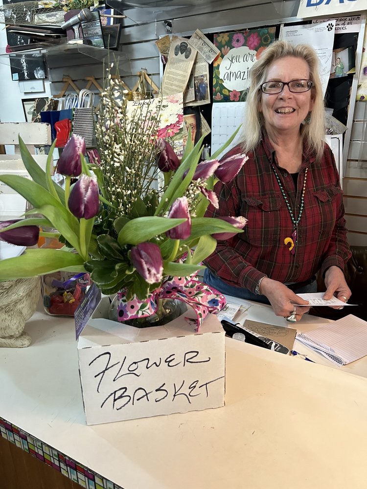 FLOWER BASKET Updated September 2024 201 N Bois D Arc St, Forney