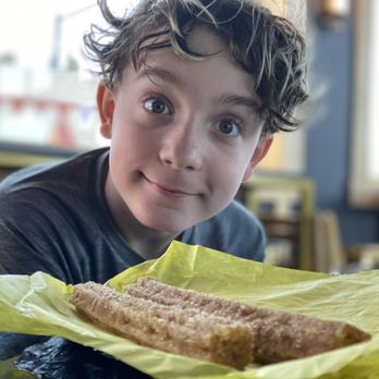 The Pines Dine - Braedan and the Churros - Food Trucks Near Me - Lincoln City, Oregon