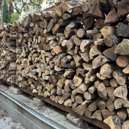 FULL cord of mixed oak and walnut. FULL cord of mixed oak and walnut.