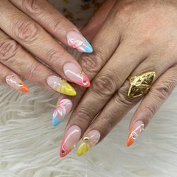 Love coming here!! They go above and beyond. Elly did an awesome job on my nails! Will always be my go to nail salon