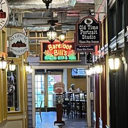 Barefoot Bill's Island Grill - The entrance of Barefoot Bill's from the shopping area.