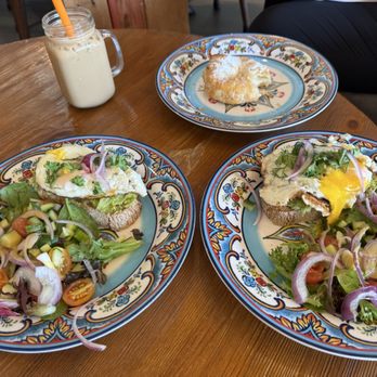 Eve's Garden Cafe - I loooove a runny egg yolk!!! - Mediterranean Near Me - Skokie, Illinois