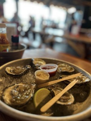 Half Shell Raw Bar by null