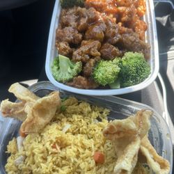 China Dragon - General Tso Crab Rangoon (6) Fried rice