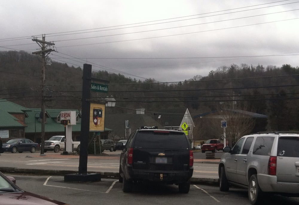 BANNER ELK EXXON & WRECKER SERVICE AAA Updated August 2024 115 Main