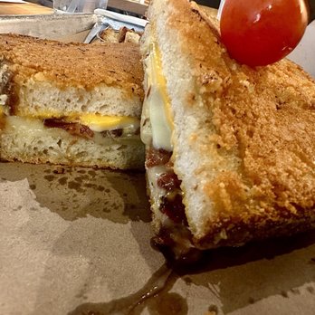 Dallas Grilled Cheese - The Favorite - American Near Me - Dallas, Texas Dallas Grilled Cheese - The Favorite - American Near Me - Dallas, Texas