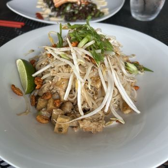Pearl Restaurant & Oyster Bar - Thai noodles with chicken - Asian Fusion Near Me - Peterborough, New Hampshire Pearl Restaurant & Oyster Bar - Thai noodles with chicken - Asian Fusion Near Me - Peterborough, New Hampshire
