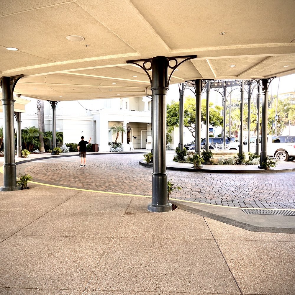 Balboa Bay Resort - Valet drive up - Resorts Near Me - Newport Beach, California Balboa Bay Resort - Valet drive up - Resorts Near Me - Newport Beach, California
