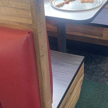 Chuck E. Cheese - Another dirty table - Pizza Near Me - Moreno Valley, California Chuck E. Cheese - Another dirty table - Pizza Near Me - Moreno Valley, California