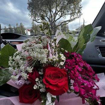 Sharon Floral - What I received - Florists Near Me - San Jose, California Sharon Floral - What I received - Florists Near Me - San Jose, California