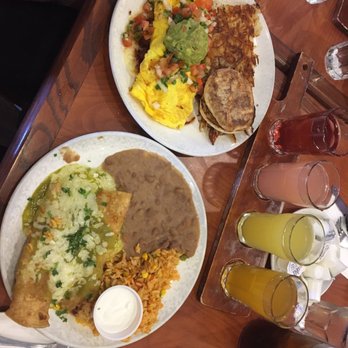 Broken Yolk Cafe - Breakfast & Brunch Near Me - La Quinta, California Broken Yolk Cafe - Breakfast & Brunch Near Me - La Quinta, California