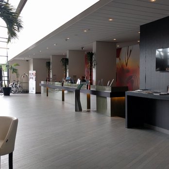 Van der Valk Hotel - Reception - Hotels Near Me - Rotterdam, ZH