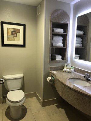 Holiday Inn Express & Suites Pryor, an IHG Hotel by null