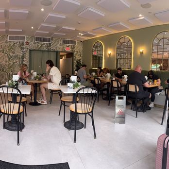 Café Bastille Miami Beach - Inside - Cafes Near Me - Miami Beach, Florida Café Bastille Miami Beach - Inside - Cafes Near Me - Miami Beach, Florida