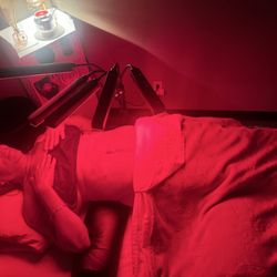 (red light therapy)