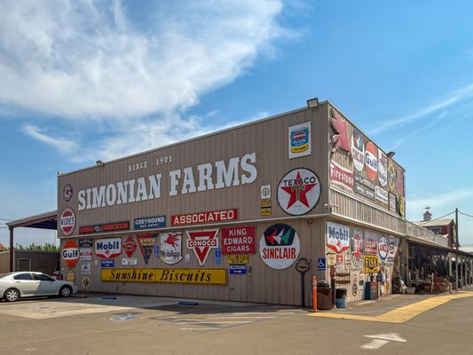 Simonian Farms by null