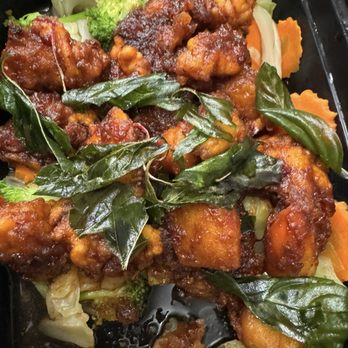 Bites of Bangkok - Crispy garlic chicken with basil - Thai Near Me - Seattle, Washington Bites of Bangkok - Crispy garlic chicken with basil - Thai Near Me - Seattle, Washington