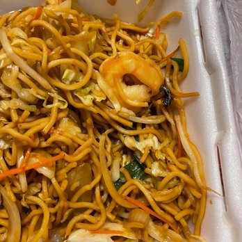 China Harbor - Chow mein with a dead wasp - Chinese Near Me - Oak Harbor, Washington