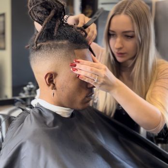 Relentless Barbers - @toriblendz - Barbers Near Me - Palm Springs, California Relentless Barbers - @toriblendz - Barbers Near Me - Palm Springs, California