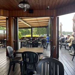 Shore Restaurant - Seating area