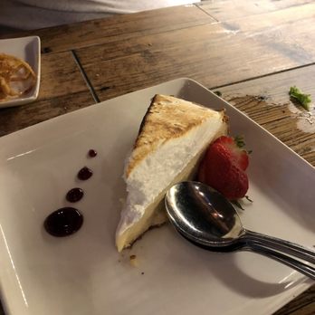 Skipper's Dockside - Key lime pie - Seafood Near Me - Key Largo, Florida Skipper's Dockside - Key lime pie - Seafood Near Me - Key Largo, Florida