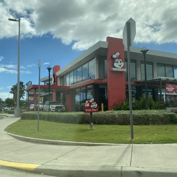 Jollibee - Chicken Shop Near Me - Kapolei, Hawaii