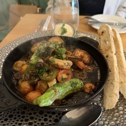 SPANISH GARLIC SHRIMP SPANISH GARLIC SHRIMP