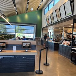 Shake Shack Park Meadows - Ordering counter & pick up counter