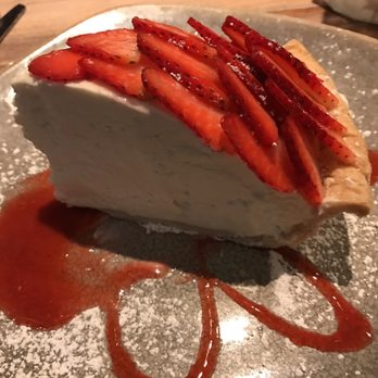 Moku Kitchen - Pie - Cocktail Bars Near Me - Honolulu, Hawaii