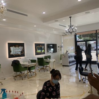 Salon De Manucure - Beautiful Salon - Nail Salons Near Me - Los Angeles, California Salon De Manucure - Beautiful Salon - Nail Salons Near Me - Los Angeles, California