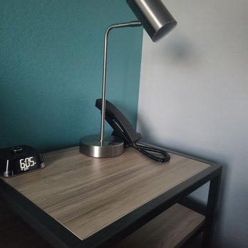 Tru by Hilton Phoenix Glendale Westgate - Nightstand - Hotels Near Me - Glendale, Arizona Tru by Hilton Phoenix Glendale Westgate - Nightstand - Hotels Near Me - Glendale, Arizona