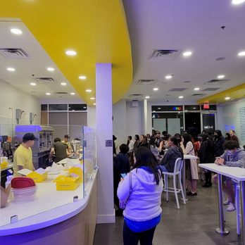 Beard Papa's - Waiting - Desserts Near Me - Las Vegas, Nevada