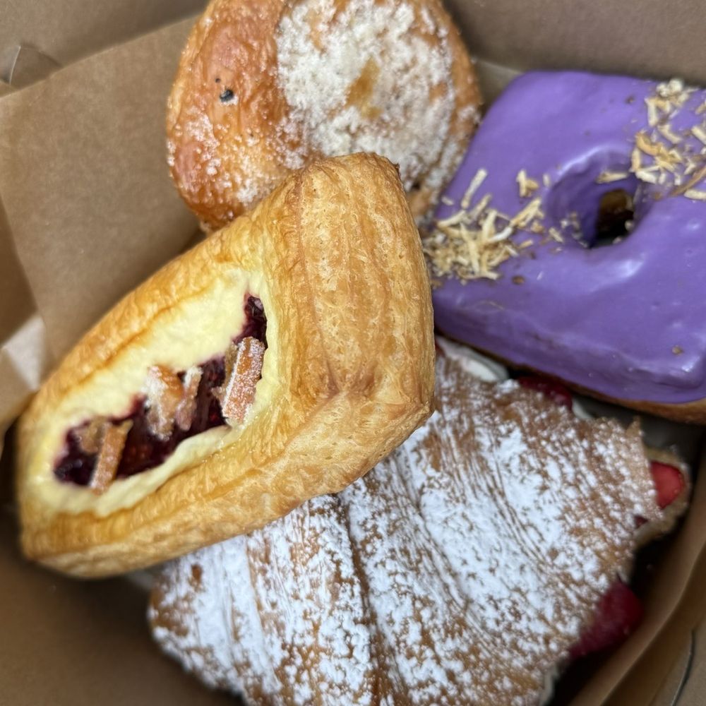 Glutenus Maximus Bakehouse - Bakeries Near Me - Vista, California