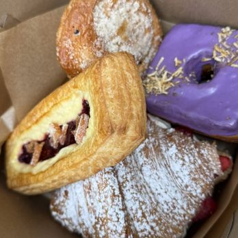 Glutenus Maximus Bakehouse - Bakeries Near Me - Vista, California