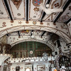 Bar Portas da Vila - Ceiling and interior